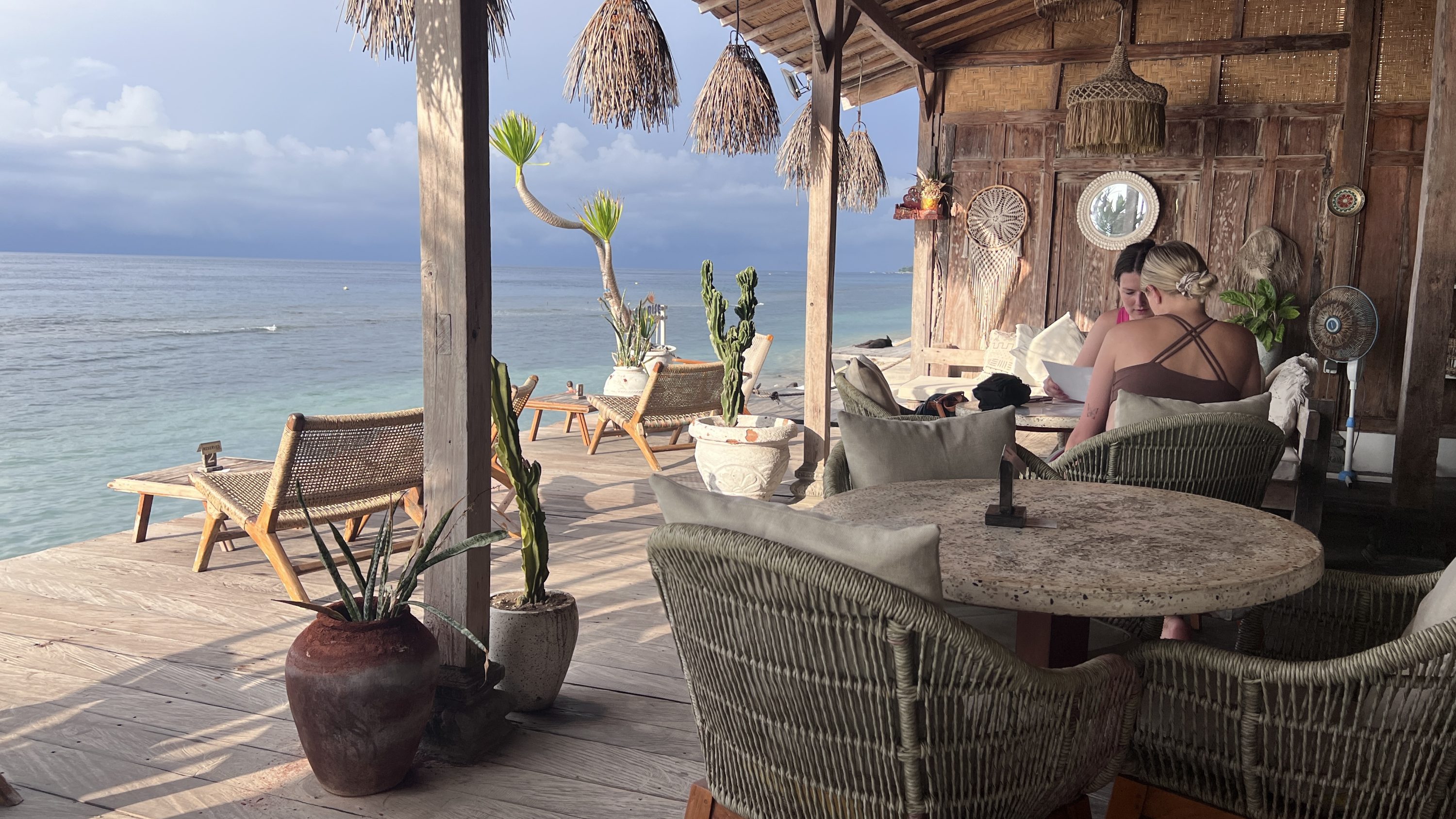 Secret Penida resaurant is right on the water